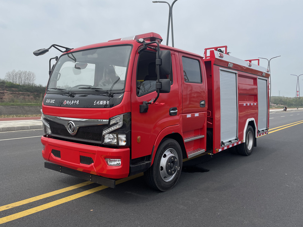 東風5噸水罐消防車